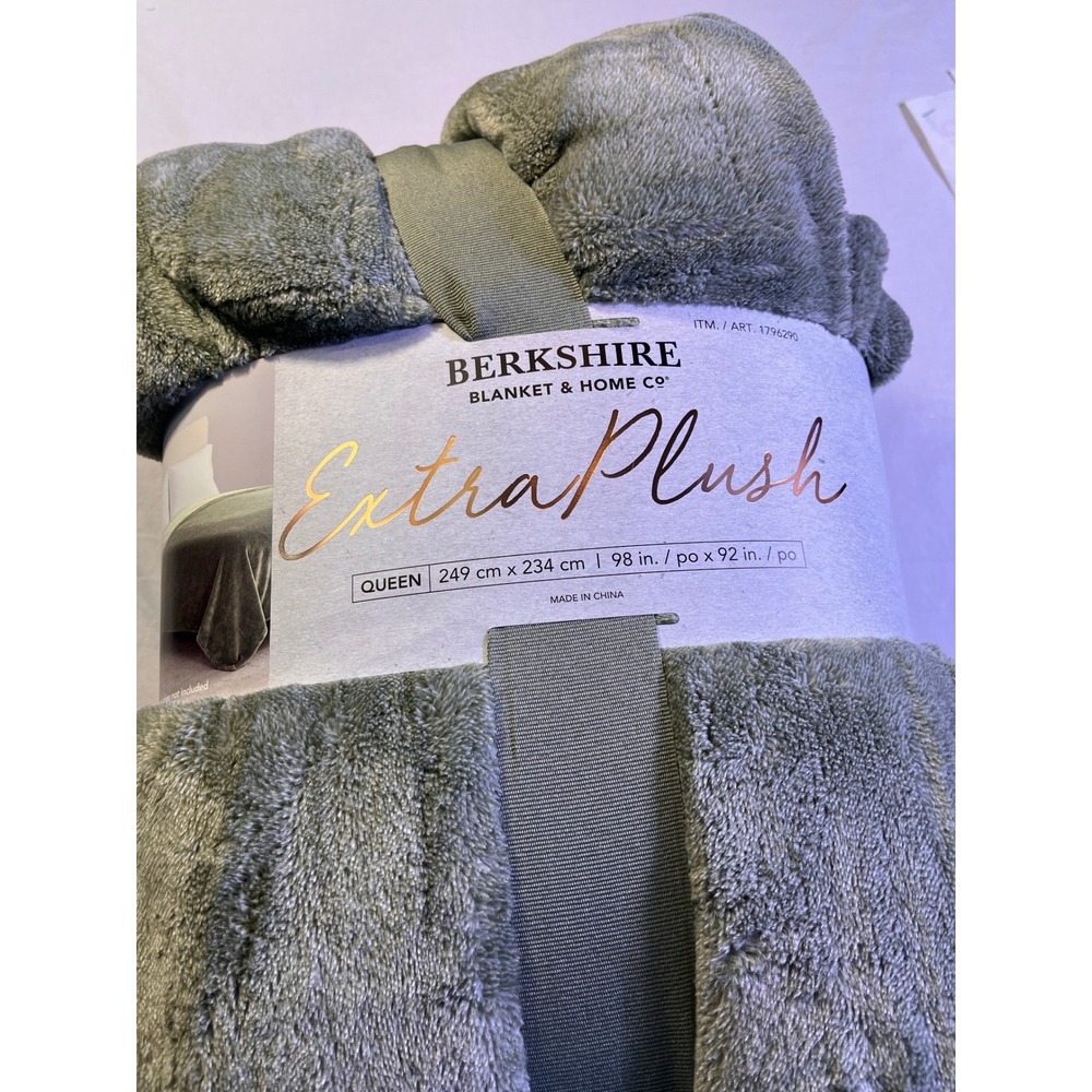 Berkshire Blanket Extra Plush Queen Green NEW EcoThread Soft Bedding 98x92
